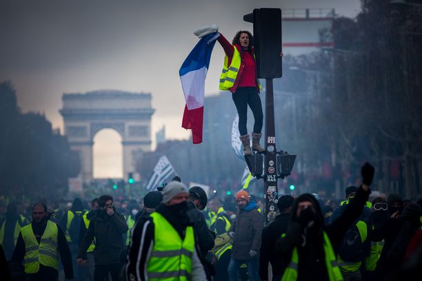 Mielenosoittajia Pariisissa 24. marraskuuta 2018. 