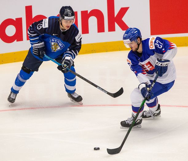 Ville Petman ja Maxim Cajkovic jääkiekon alle 20-vuotiaiden MM-kisoissa vuosi sitten.