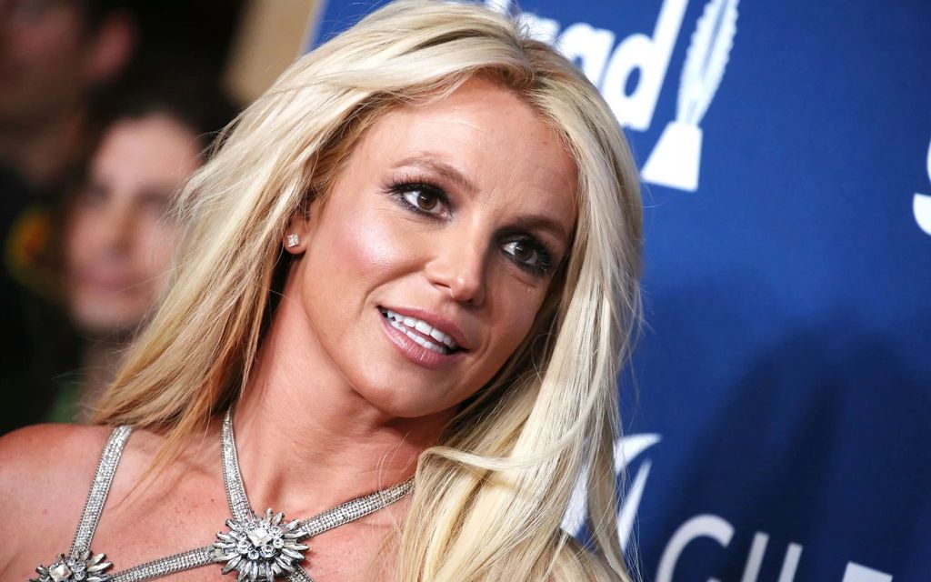 Näin mottipäisesti Britney Spears tienaa kirjallaan