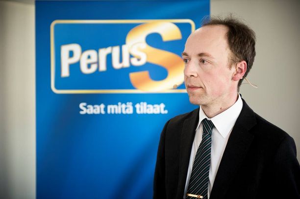 Euroedustaja Jussi Halla-ahon (ps) mielestä sisäministeri Petteri Orpo on livennyt hallituksen linjalta.