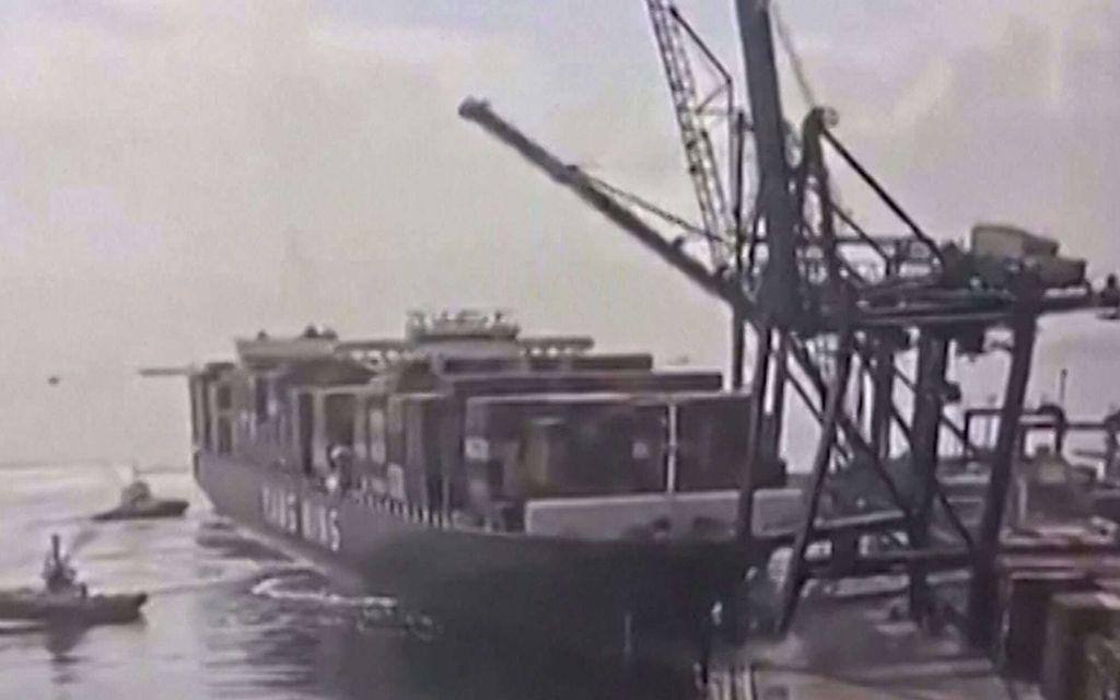 Satamanosturit kaatuivat kuin dominopalikat – Rahtilaivan virhe teki rajua jälkeä Turkissa