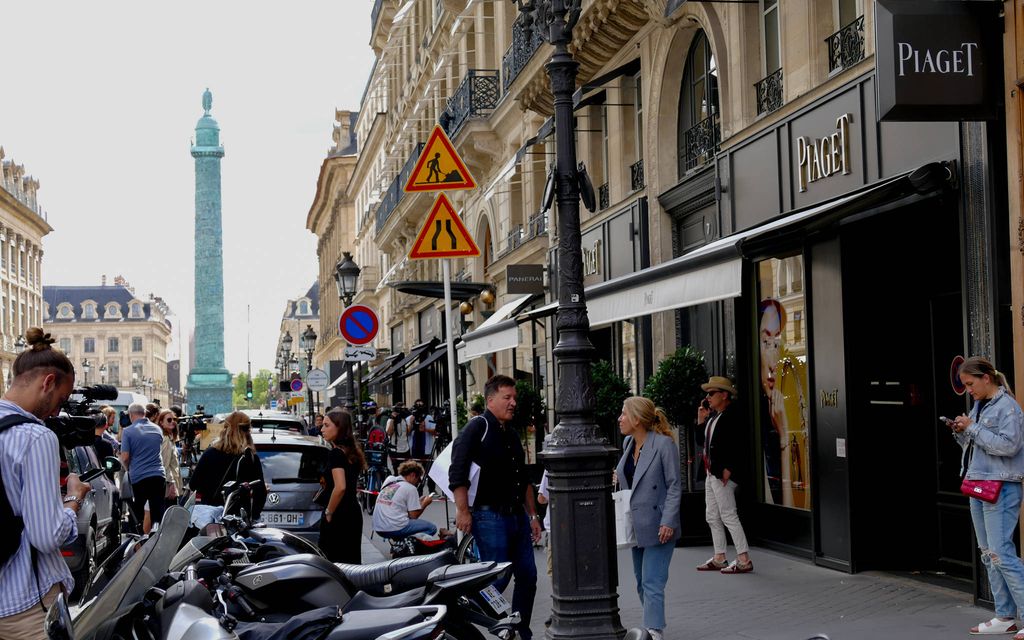 Aseistettu kolmikko ryösti luksusliikkeen Pariisissa – Saalis 15 miljoonan euron arvoinen