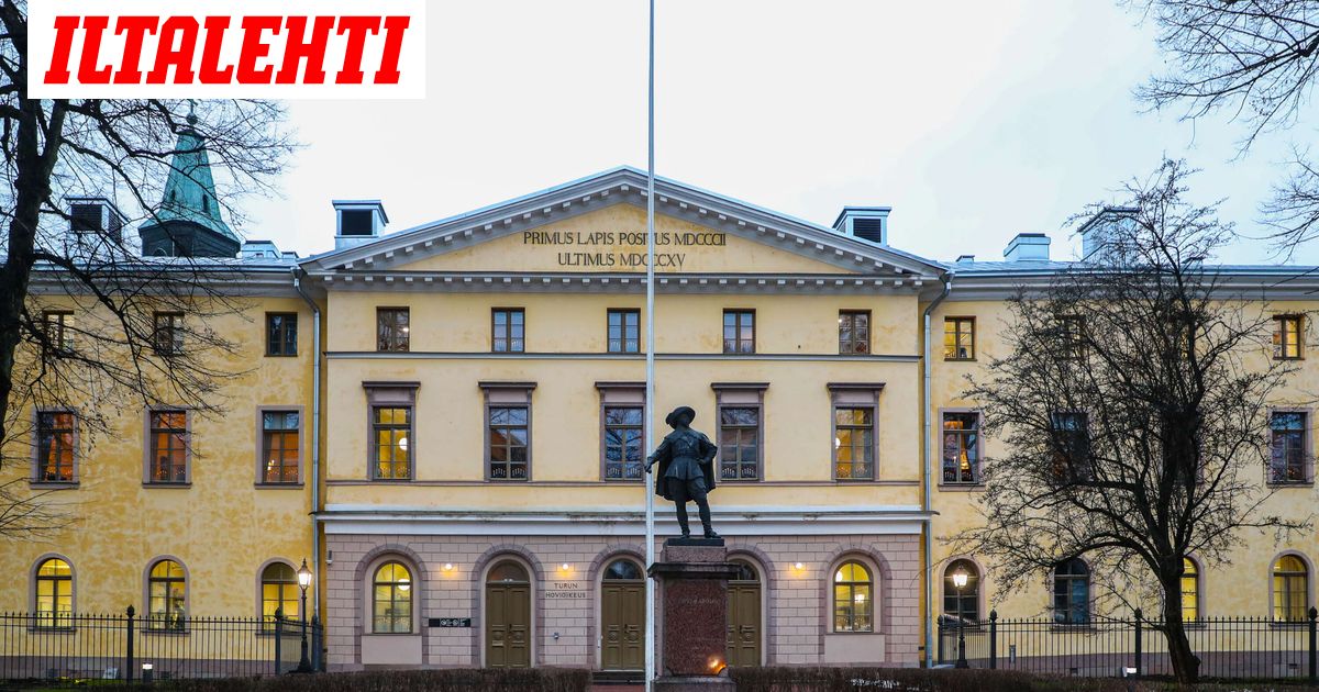 A 52-year-old man lured girls on snapchat in Finland