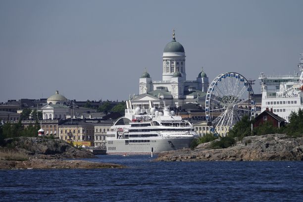 Suomea kehutaan New York Timesissa maasta taivaisiin.