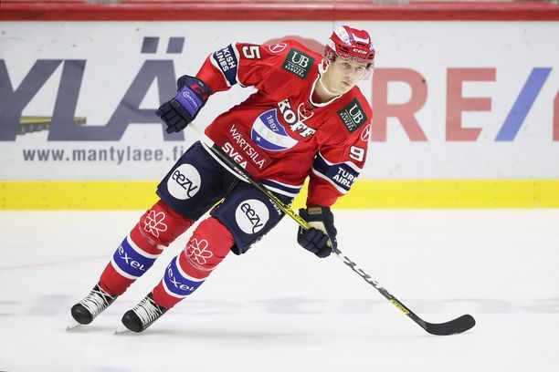 Florida Panthersista syksyllä HIFK:hon siirtynyt Henrik Borgström teki kolme maalia Ässien verkkoon.