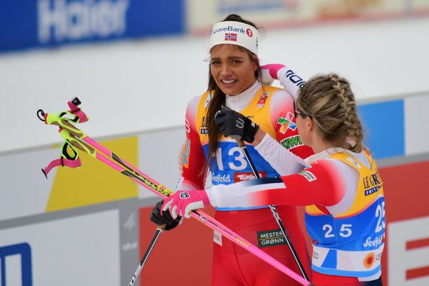 Kristine Stavås Skistad hiihti aikuisten MM-kisojen sprintissä viime kaudella Seefeldissä. Kisa päättyi hänen osaltaan epäonniseen kaatumiseen. Hän saavutti sijan 11.