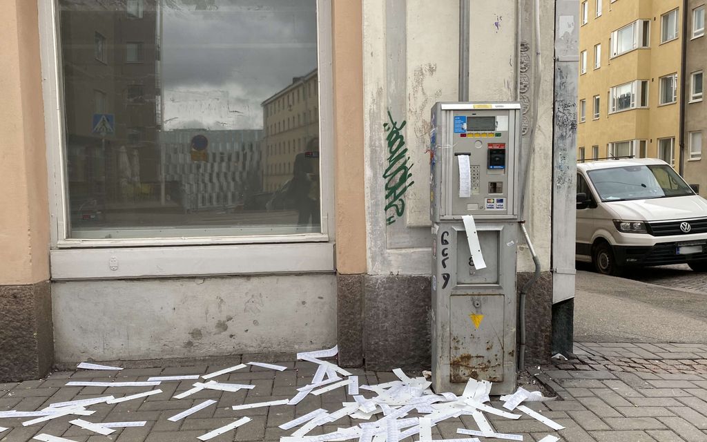 Parkki­automaatti sekosi Helsingissä – Katso video