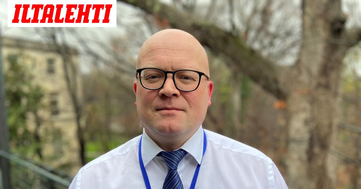 Suurlähettiläs Mikko Hautala kertoo Foxille saunoneensa Putinin kanssa