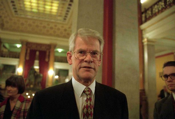 Ruotsin pääministeri Ingvar Carlsson Helsingissä arkistokuvassa vuodelta 1994.