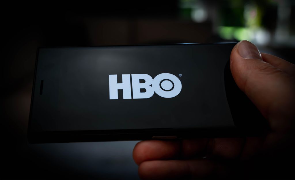 Varo HBO:n nimissä liikkuvia huijausviestejä – vaarana kallis tilausansa