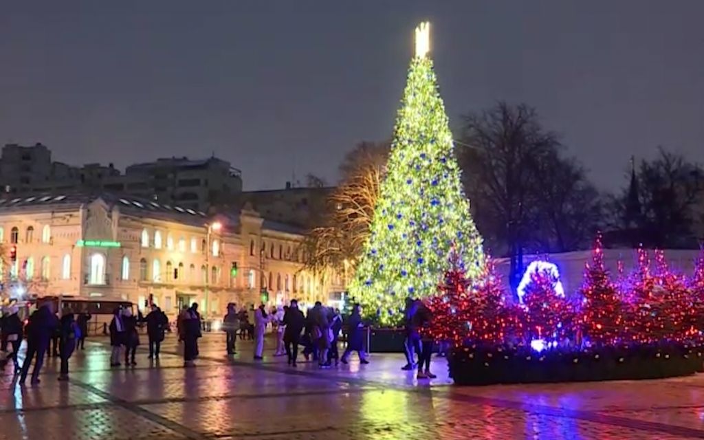 Video: Tältä näyttää joulu  Kiovassa