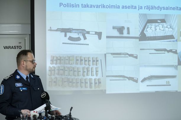 Lounais-Suomen polisiilaitos kertoi terrorismiepäilystä tiedotustilaisuudessa viime viikolla.