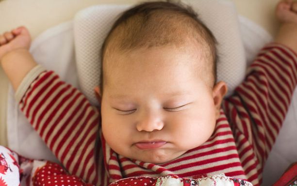 sotkuinen suihin kokoaminenporno tähti klassinen retro