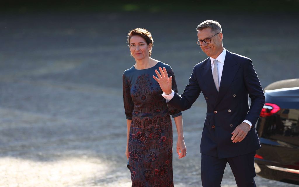 Presidentti­pari tyylikkäänä huippu­kokouksen illallisella: Katso kuvat
