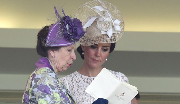 Prinsessa Anne ja herttuatar Catherine ovat hyvissä väleissä.