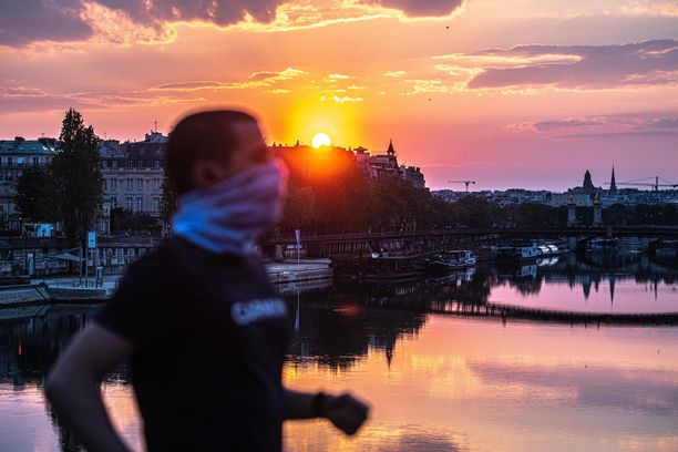  Pariisissa juomakelvottomasta vedestä löytyi jälkiä koronaviruksesta. Testattu vesi oli peräisin muun muassa Seine-joesta, jota käytetään katujen pesussa. 