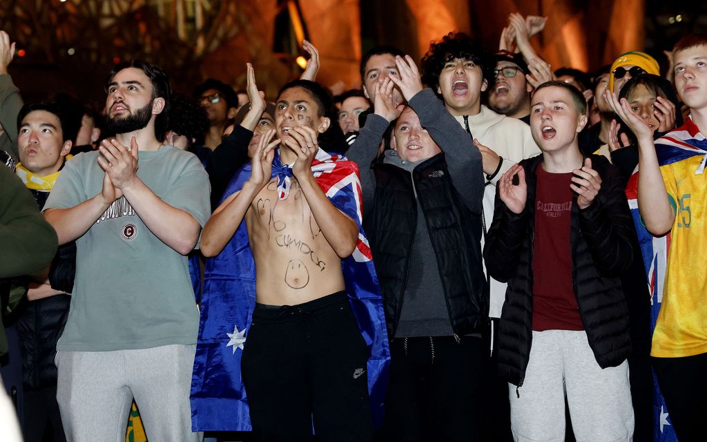 Australiako ei ole futiskansa? MM-paukku räjäytti juhlat käyntiin keskellä yötä