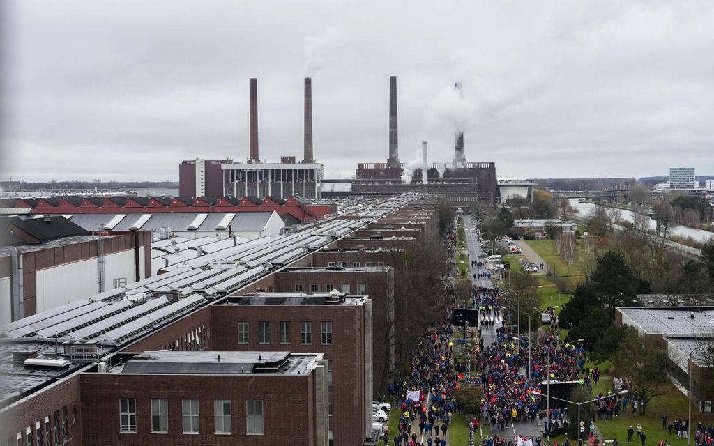 Euroopan auto­teollisuuden pinnan alla muhii pommi – ”Pankit eivät suostu rahoittamaan”