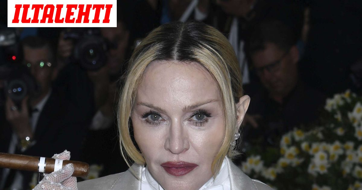 madonna-poseeraa-pinkiss-korsetissa-kuvat-takapuolesta-olivat-liikaa