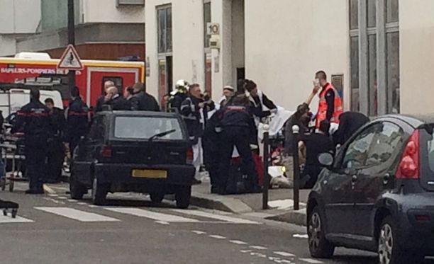 Charlie Hebdon toimitukseen iskettiin keskiviikkona aamupäivällä.