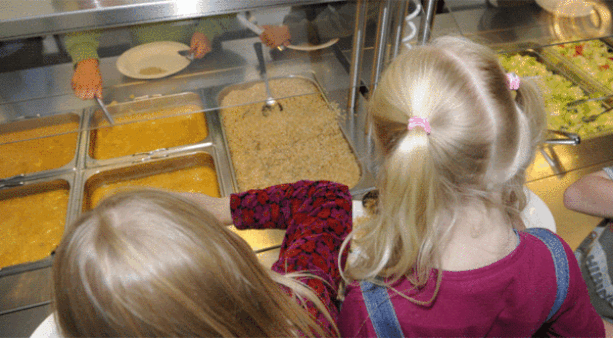 Syökö lapsesi koulussa vain ulkomaista valmisruokaa?