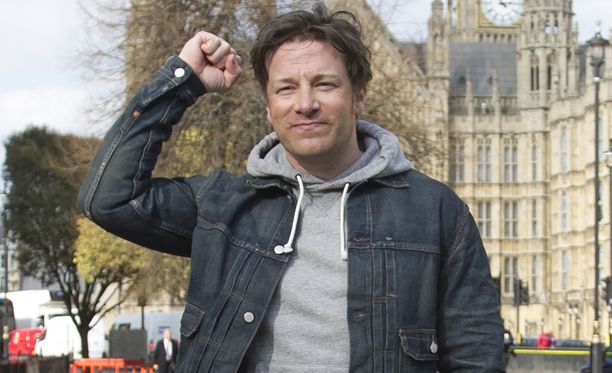 Jamie Oliverista tulee elokuussa viidennen kerran isä.