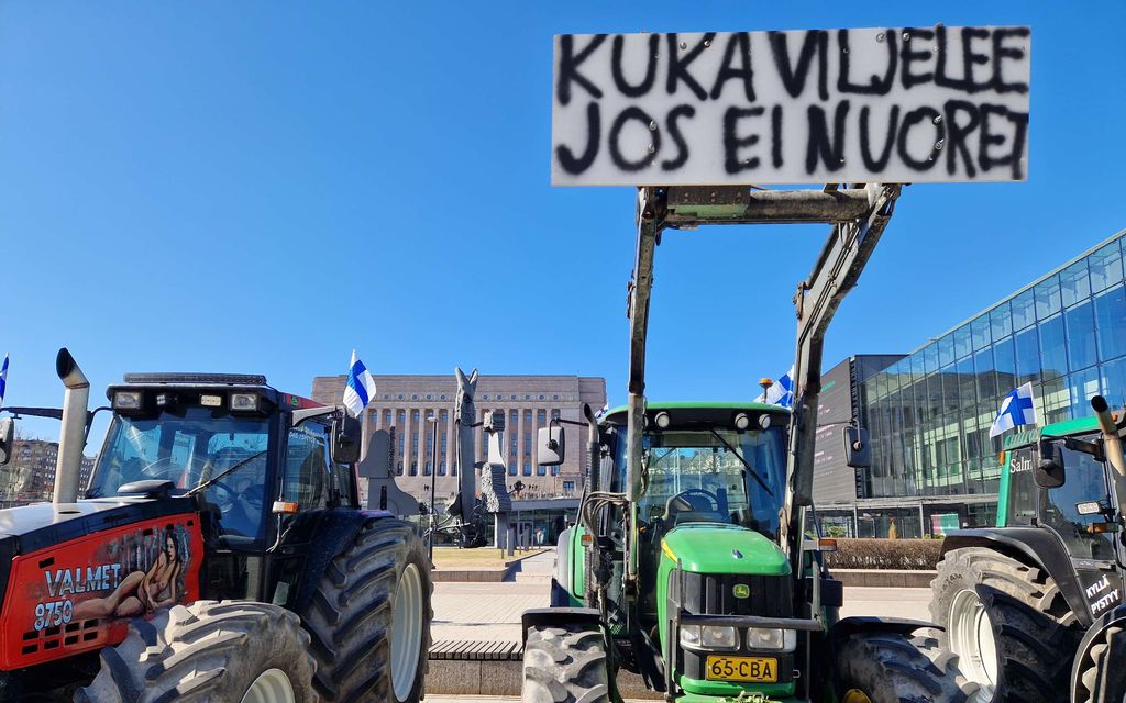 Mikko Salmu maksoi 1 300 euroa tullakseen Helsinkiin osoittamaan mieltä