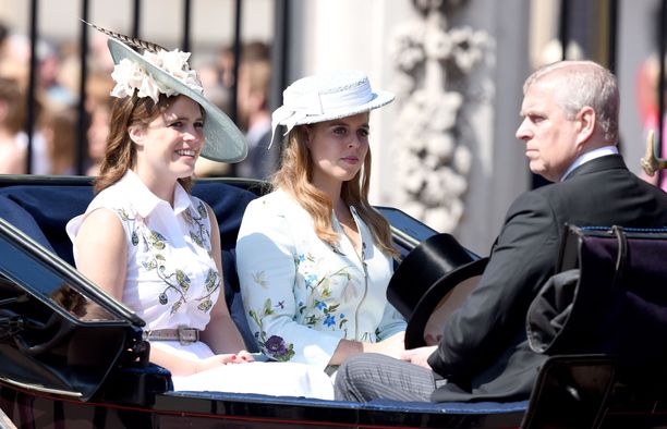 Prinsessat Eugenie ja Beatrice osallistuvat usein vanhempiensa kanssa erilaisiin tapahtumiin.