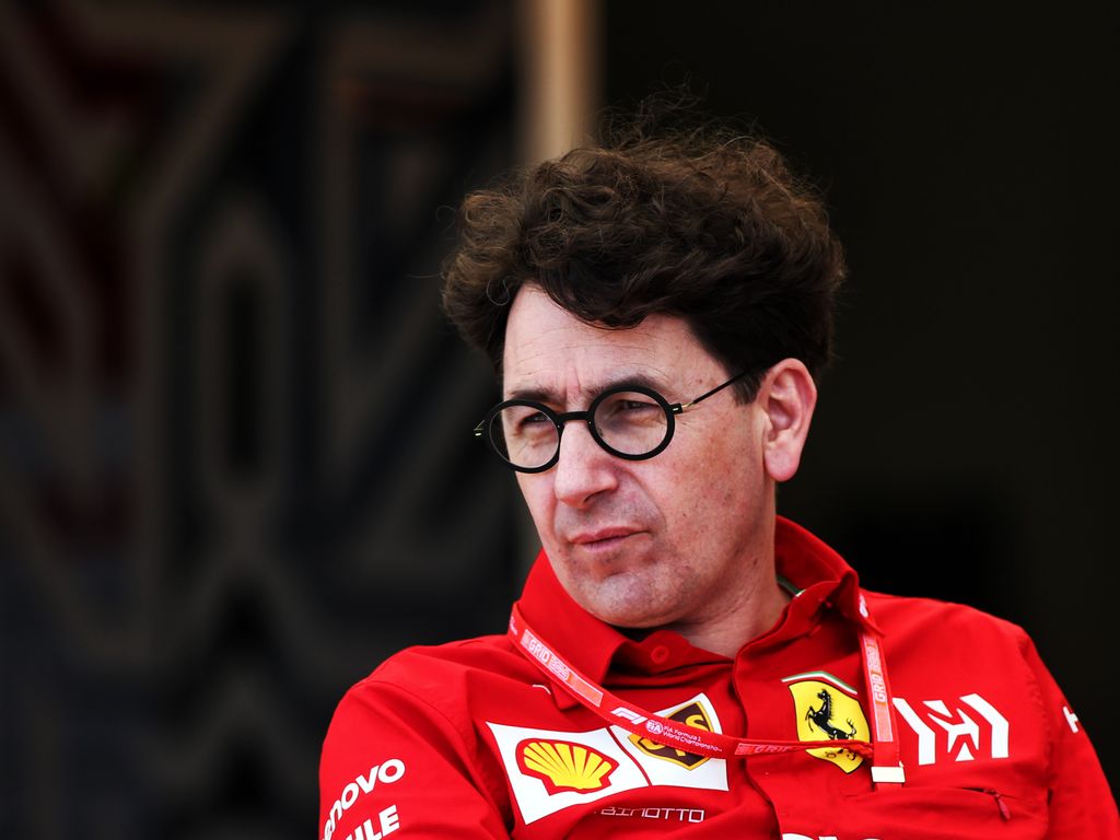 Näin Ferrarin tallipäällikkö kommentoi Sebastian Vettelin tunarointia - kaksoisvoiton menettäminen otti koville: ”Olisimme voineet hoitaa sen paremmin”