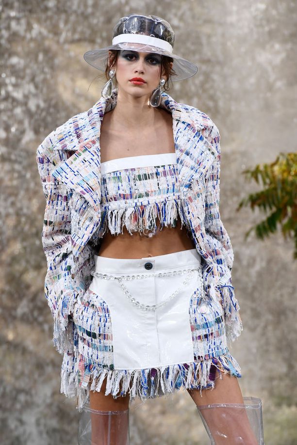Kaia Gerber Chanelin kevät-kesä 2018-näytöksessä. 