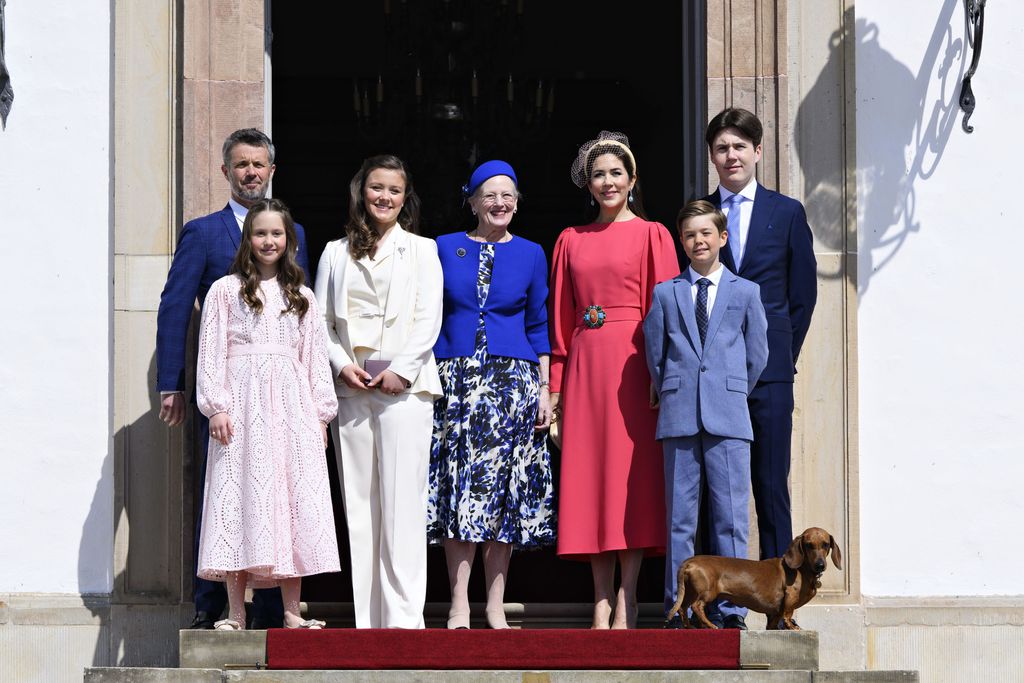 Tanskan prinsessa Isabella, 15, pääsi ripille – upeat perhekuvat julki