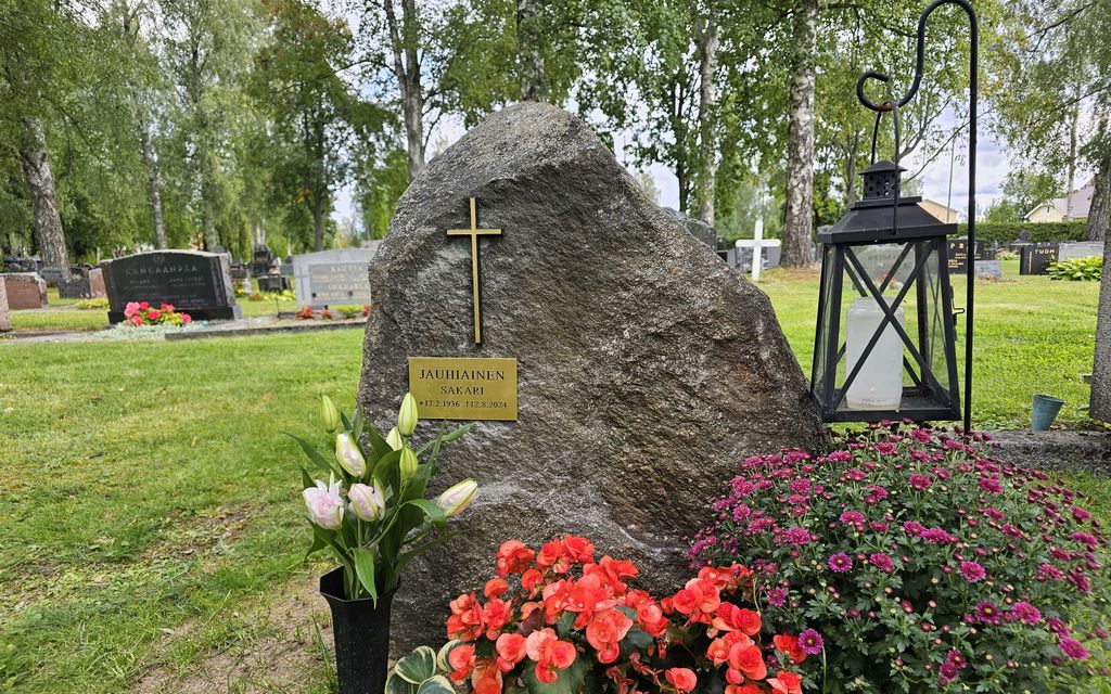 Sakari ei saanut oikeutta, vaan menetti kaiken – Surullinen näky haudalla sai ihmiset toimeen
