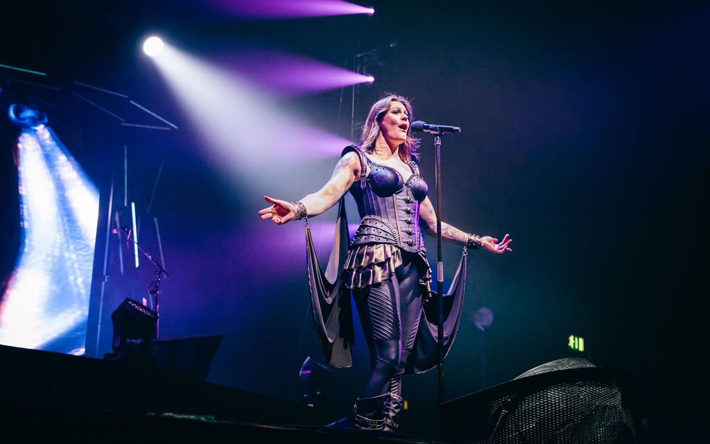 Nightwish peruu viimeisen keikkansa ennen taukoa – Syynä solistin terveyshuolet