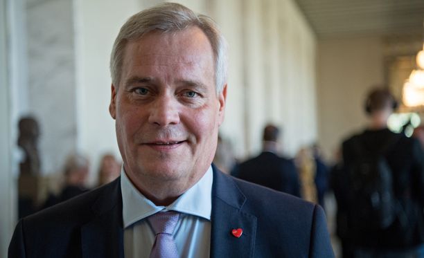 SDP:n puheenjohtaja Antti Rinne esitteli puolueensa vaihtoehtoa jo viime perjantaina tiedotustilaisuudessa.