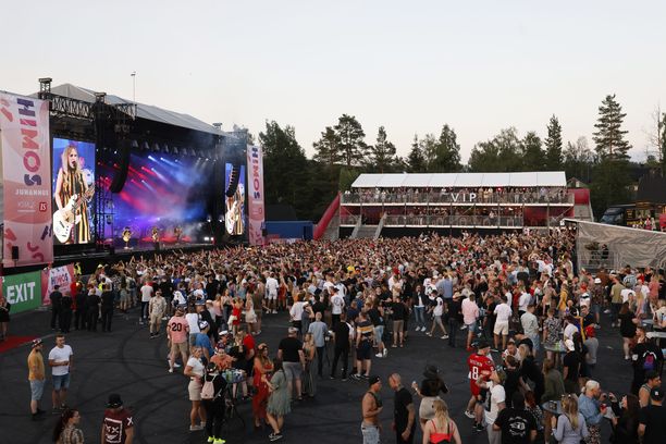 Haloo Helsinki! palasi näyttävästi keikkatauoltaan: ”Onhan tää nyt ihan  saakelin siistiä!”