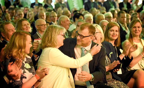 Juha Sipilä valittiin aiemmin tänään odotetusti jatkokaudelle keskustan puheenjohtajana.