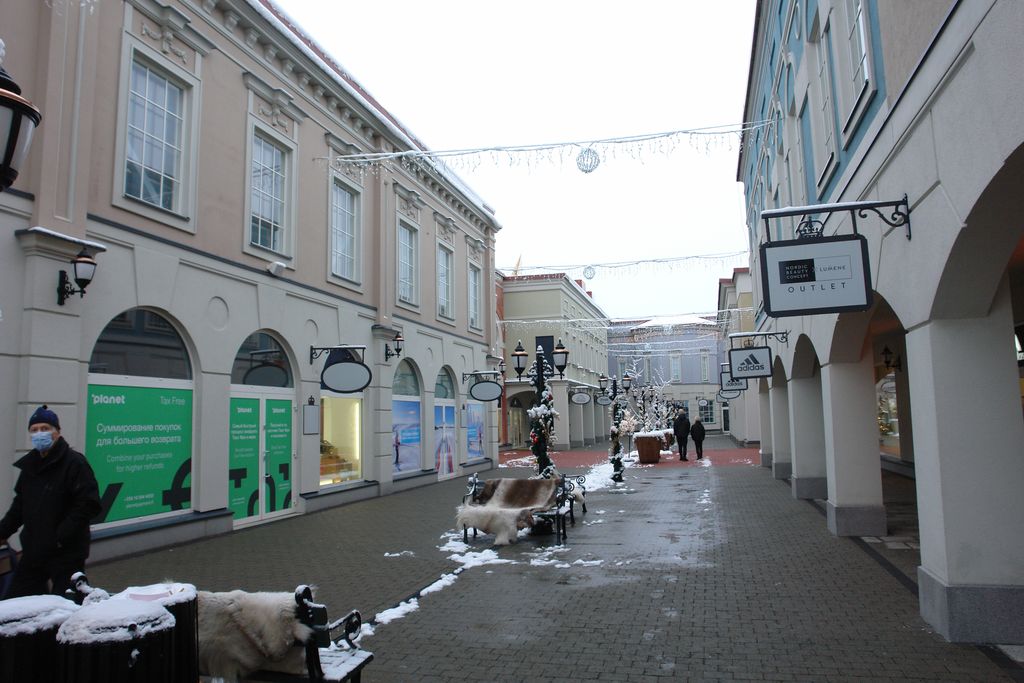 Venäläiset asiakkaat kaikkosivat Vaalimaalla sijaitsevasta Zsar-ostoskylästä: ”Tilannehan on karmea” 