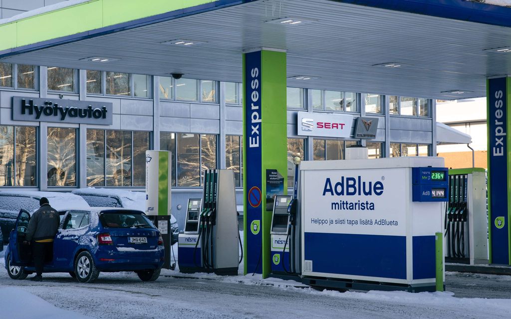 Nyt riitti: Suomi vaatii muutosta autoilijoiden piinaan – ”Emme toimi kuten ranskalaiset, jotka heittävät paskaa seinään”