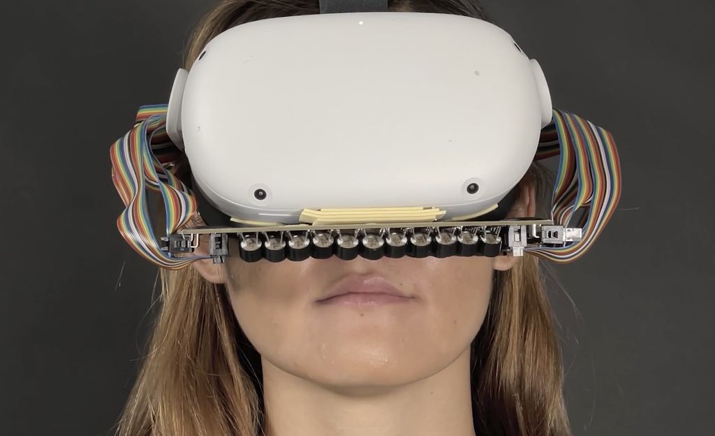 Virtuaali­maailmassa voi pian käyttää suuta – mahdollistaa etäsuutelun