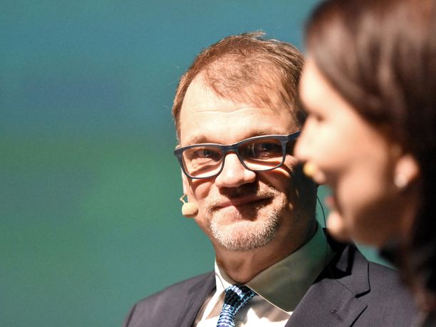 Pääministeri Juha Sipilä (kesk) muutti hallituksen kaatumisen keskustan vaalikampanjaksi.