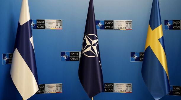 Takaavatko hävittäjäkaupat Suomen Nato-jäsenyyden?