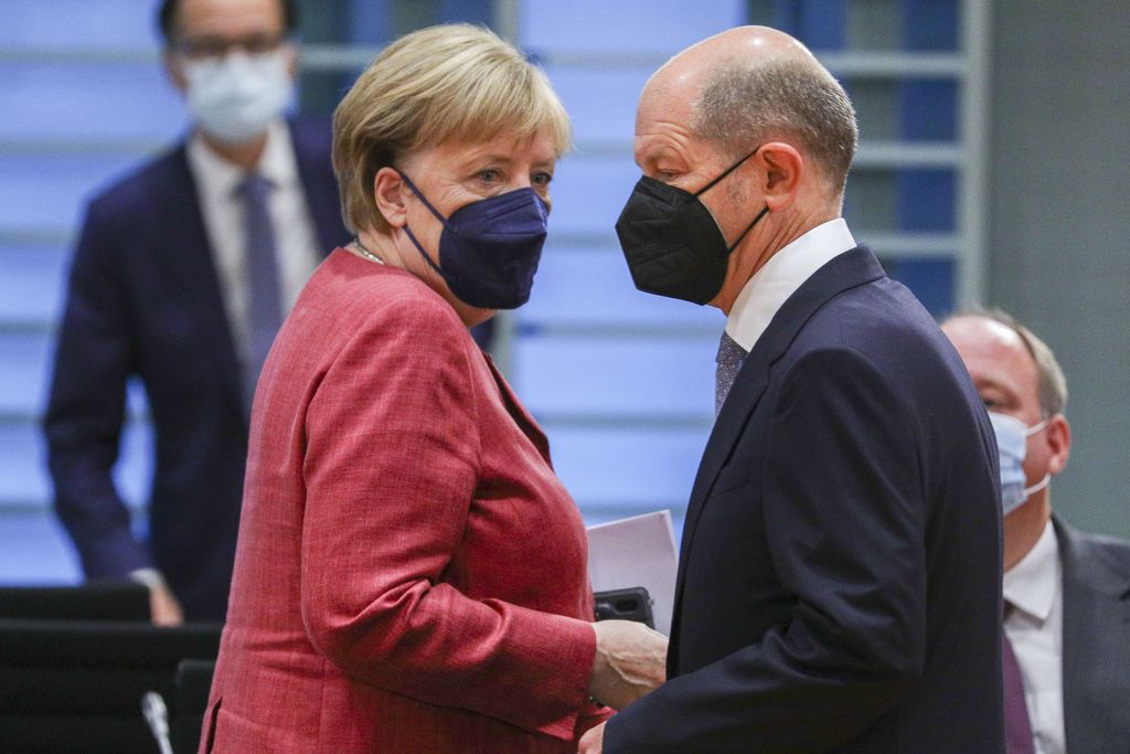 Tylsän byrokraatin yllätys – demareiden Olaf Scholz matkalla Merkelin seuraajaksi 