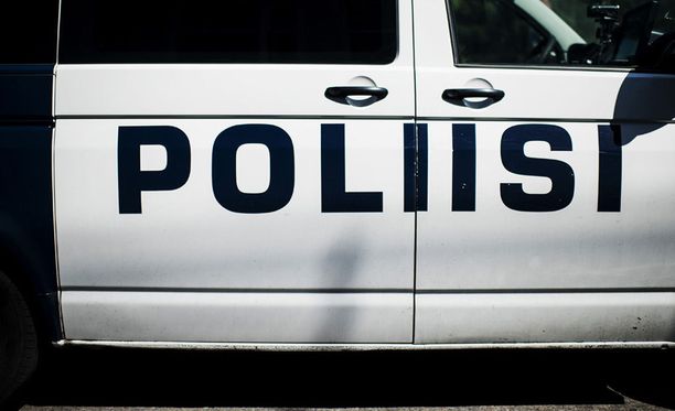 Poliisi: Traktorinkuljettaja kuoli suistuttuaan järveen Mikkelissä