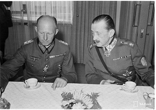 Sotamarsalkan lounas saksalaiselle kenraali Jodlille Mikkelissä syyskuussa 1941.