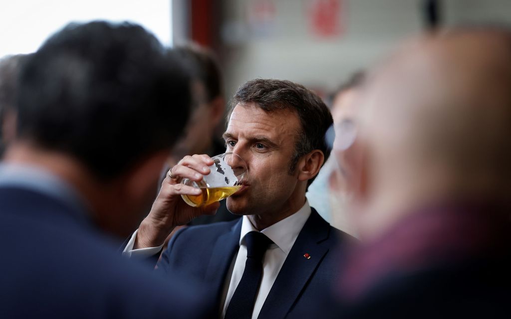 Macron suututti kansan – Joi urheilumatsin jälkeen olutta