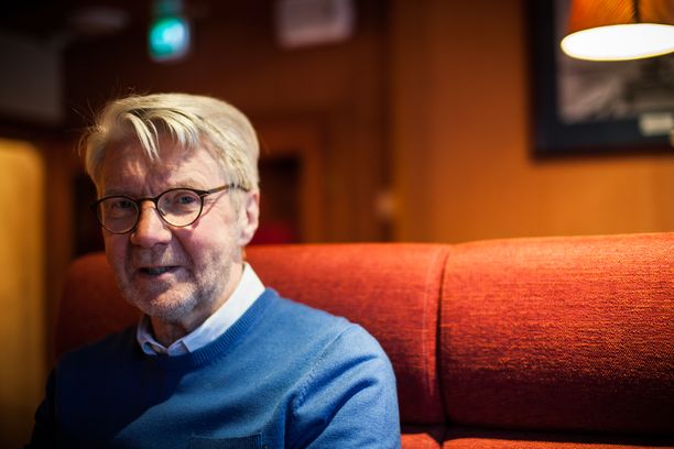 Pirkka-Pekka Petelius pahoittelee jälleen vanhoja vitsejään. Kuva vuodelta 2015.
