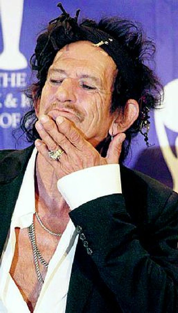 Rolling Stones -kitaristi Keith Richards kertoo sekoittaneensa isänsä tuhkaa kokaiinin sekaan.