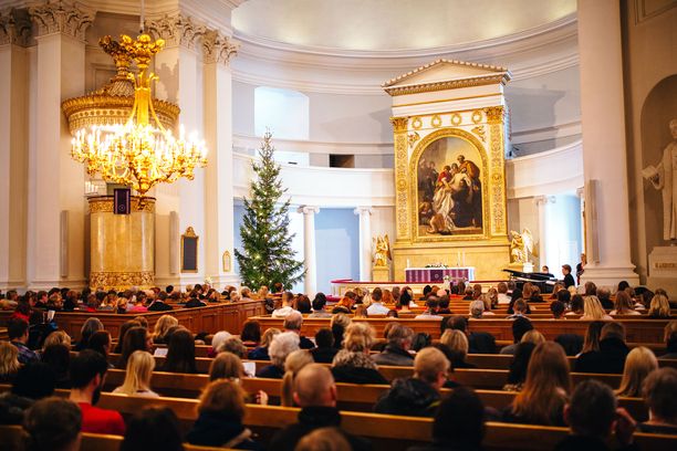 Kauneimmat joululaulut keräävät kirkot täyteen laulajia. Tapahtumia järjestetään joulun alla lukuisia.