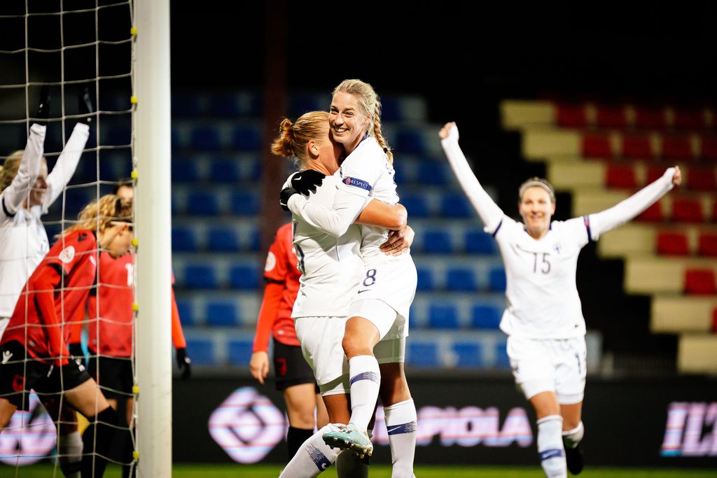 Suomen naiset 8–1-murskavoittoon jalkapallon EM-karsinnoissa – Norja latoi peräti 13 maalia