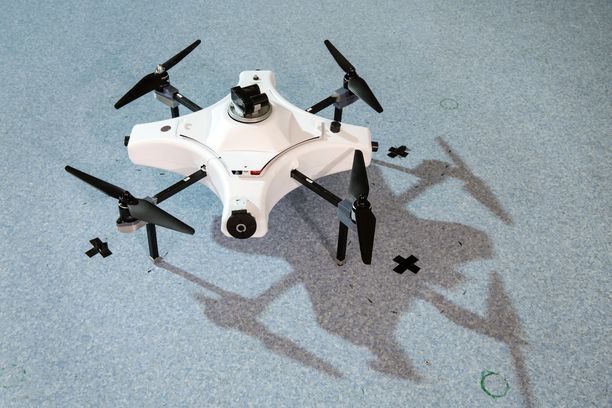 Puolustusvoimat tilasi nimenomaan videokuvaukseen sopivia droneja kotimaiselta yhtiöltä.